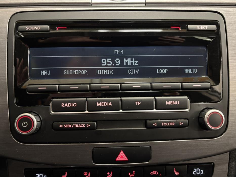 VOLKSWAGEN Passat 2013