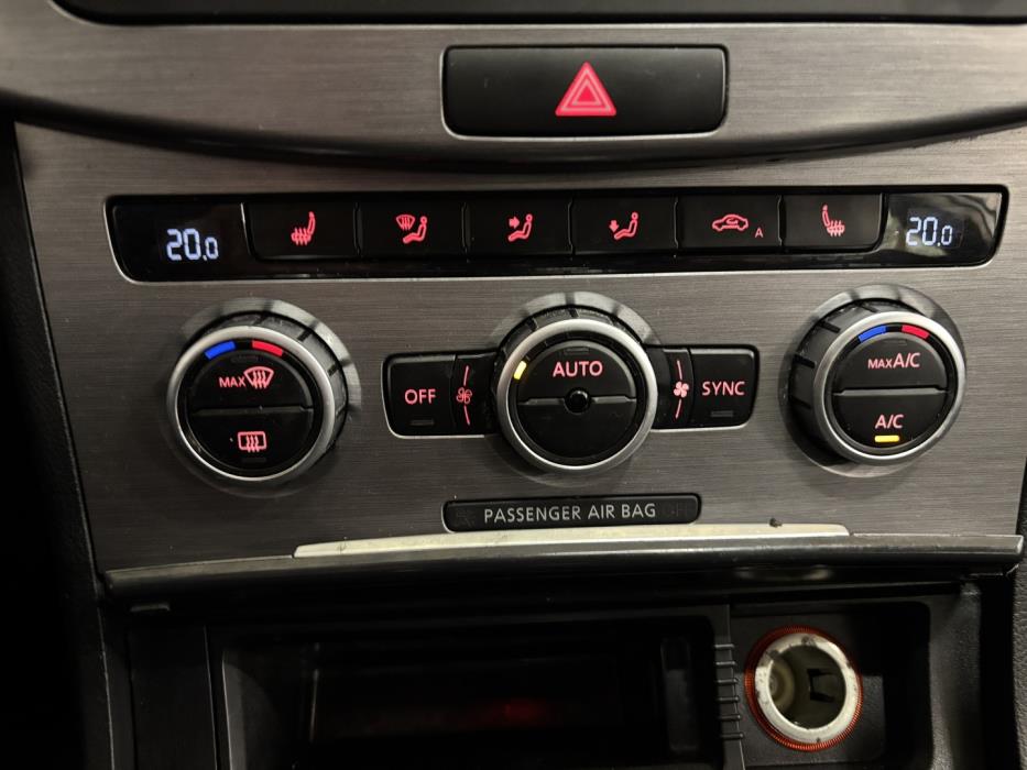 VOLKSWAGEN Passat 2013