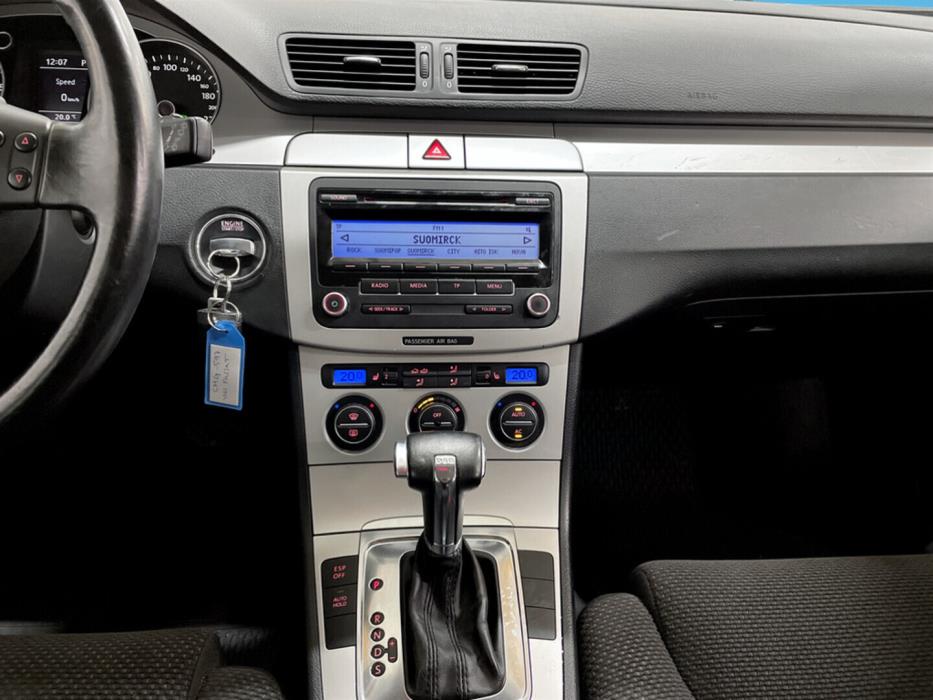 VOLKSWAGEN Passat 2009