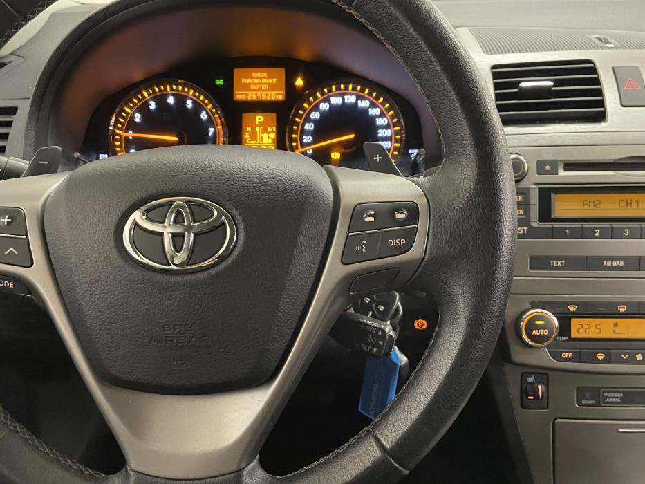 TOYOTA Avensis 2011