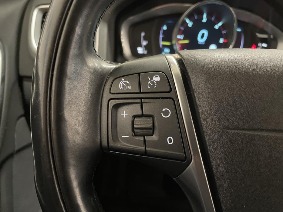 VOLVO V60 2014