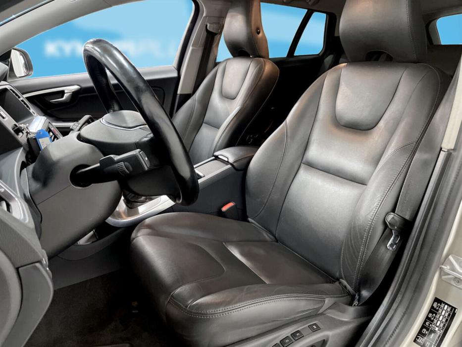 VOLVO V60 2014