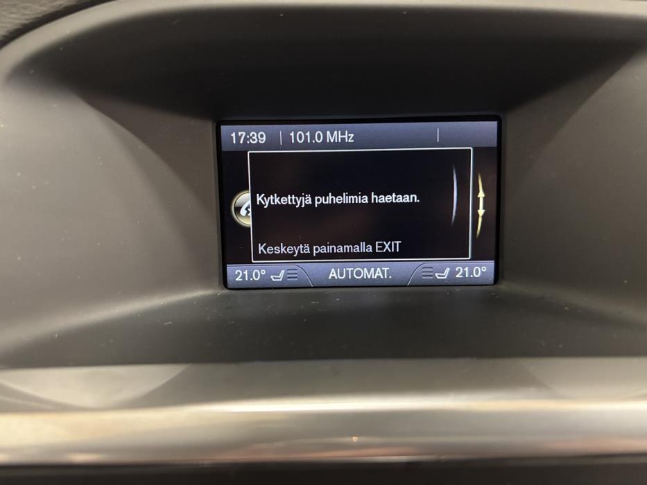 VOLVO V60 2015