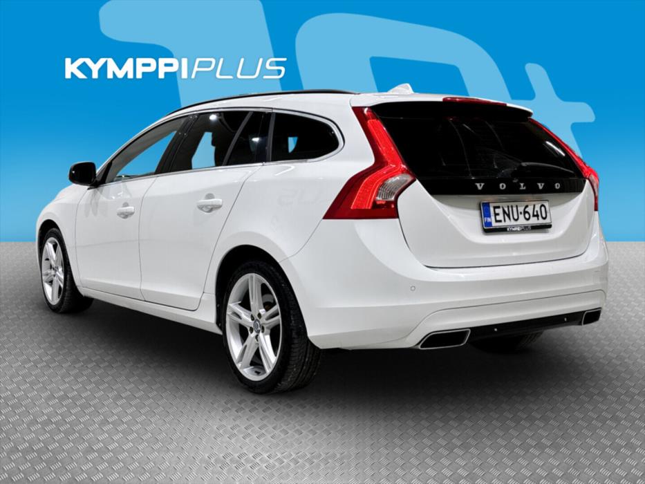 VOLVO V60 2015