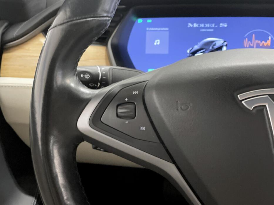 TESLA Model S 2020