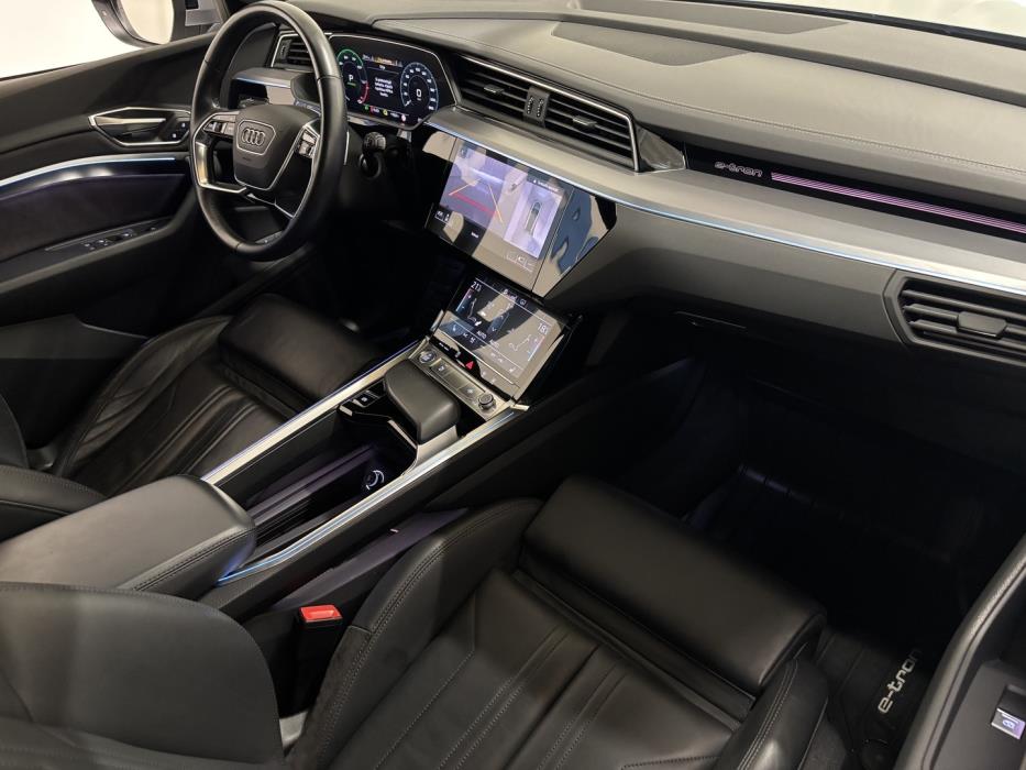 AUDI e-tron 2020