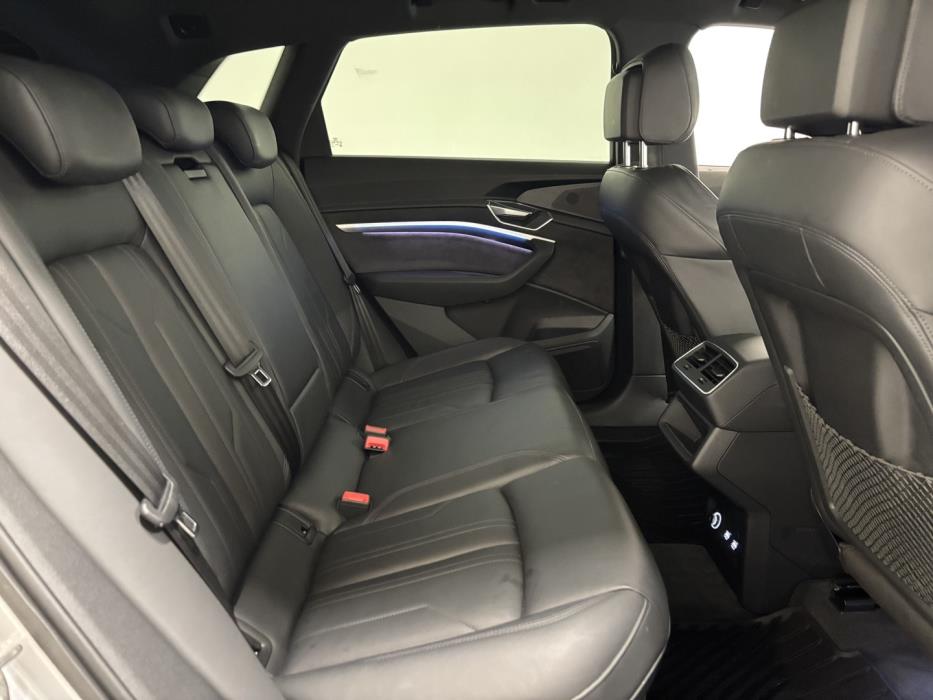 AUDI e-tron 2020