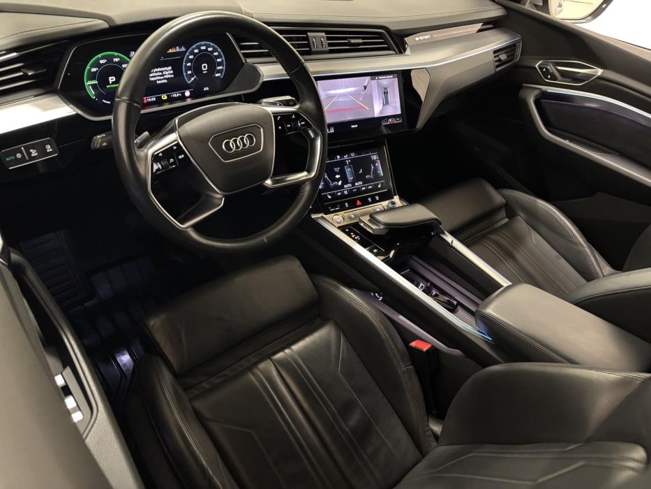 AUDI e-tron 2020