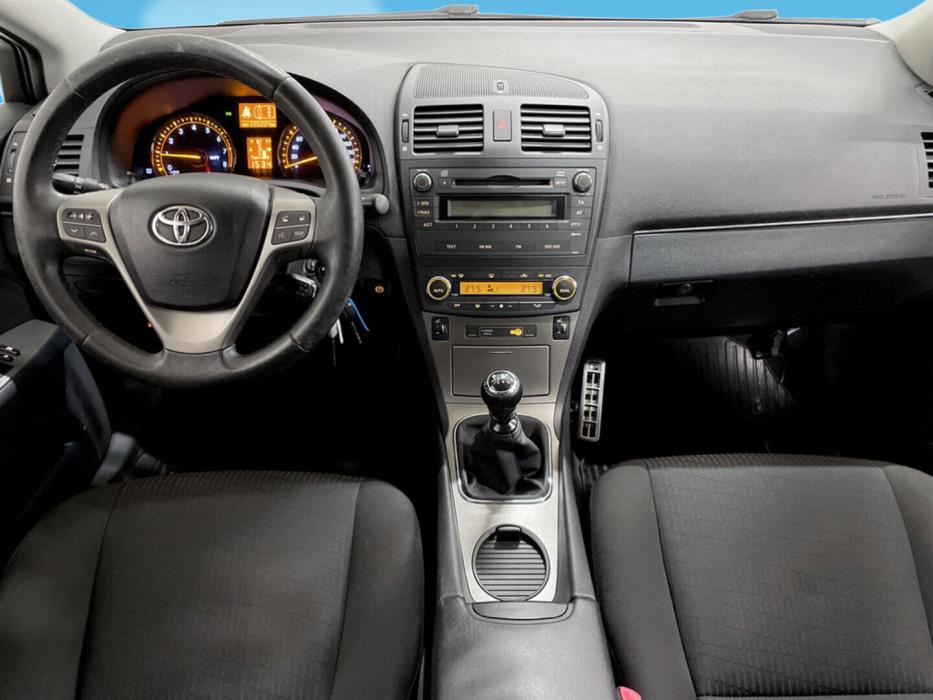 TOYOTA Avensis 2010