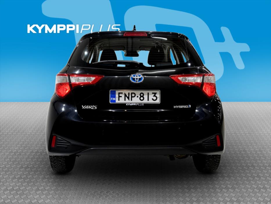 TOYOTA Yaris 2018