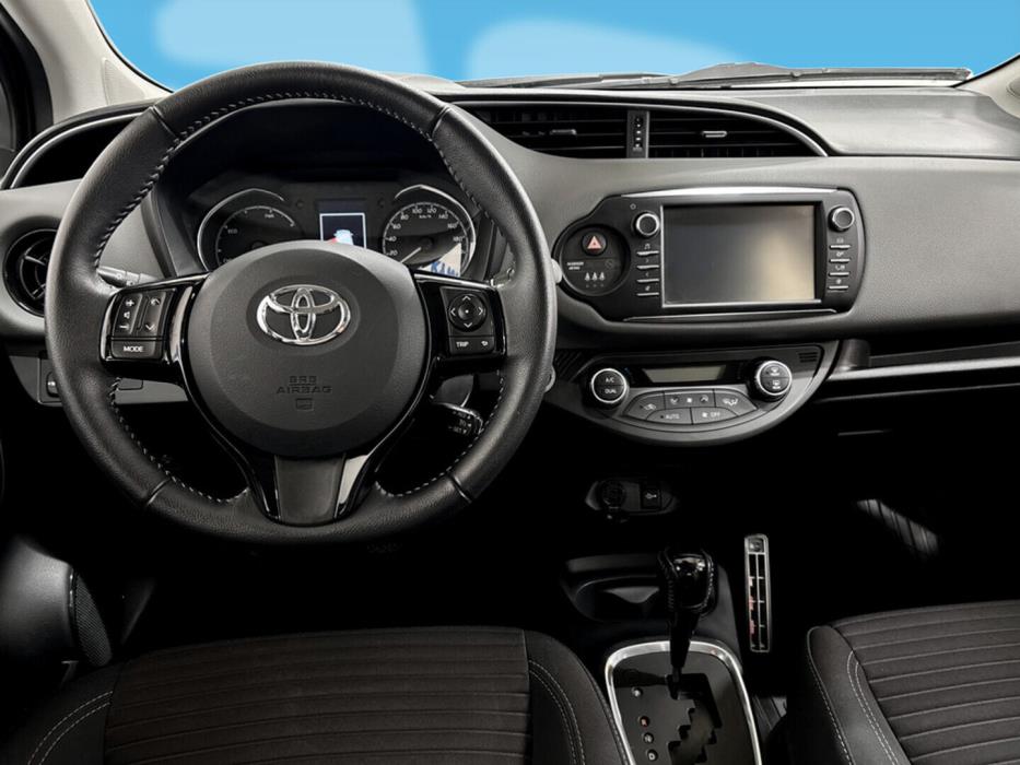 TOYOTA Yaris 2018