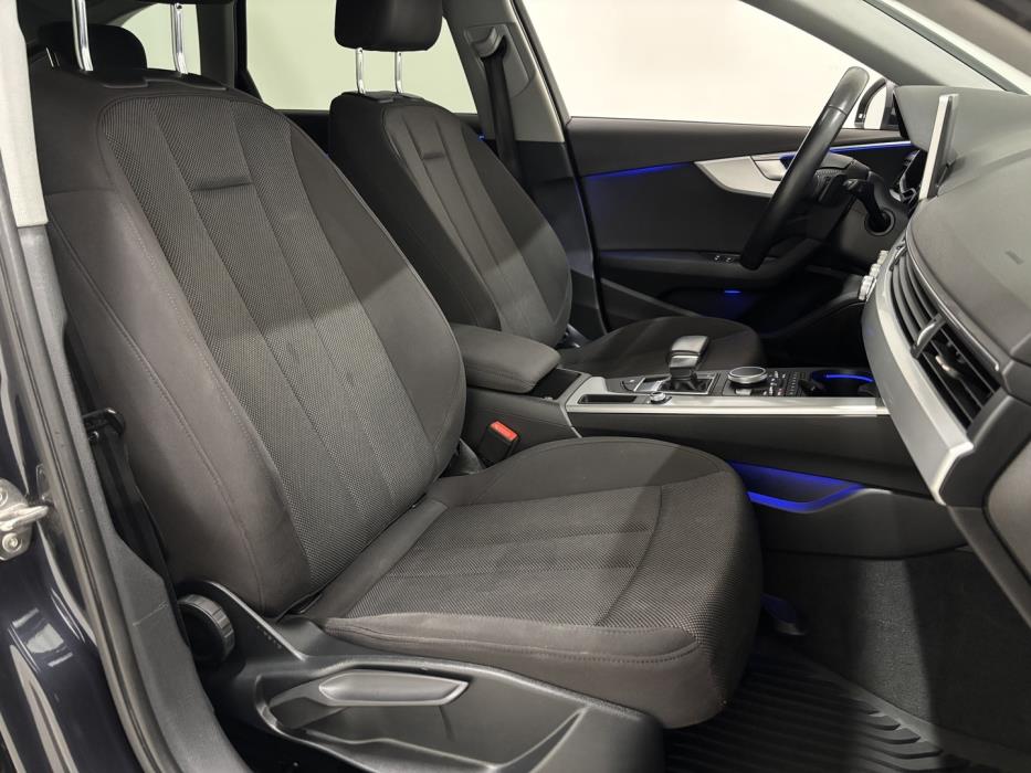AUDI A4 2017