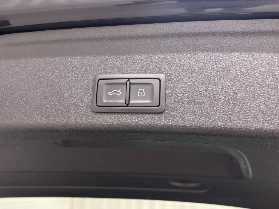 AUDI A4 2017