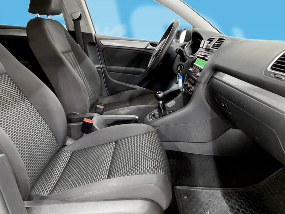 VOLKSWAGEN Golf 2012