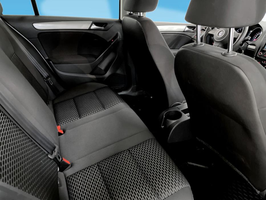 VOLKSWAGEN Golf 2012