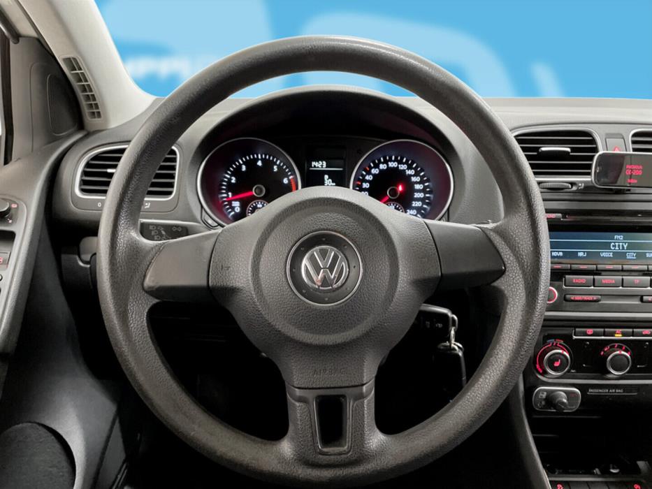 VOLKSWAGEN Golf 2012
