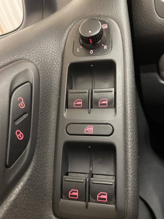 VOLKSWAGEN Golf 2012