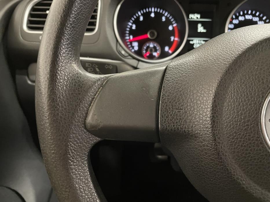 VOLKSWAGEN Golf 2012