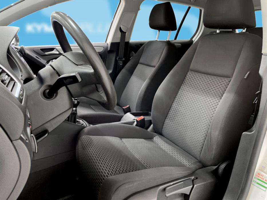 VOLKSWAGEN Golf 2012