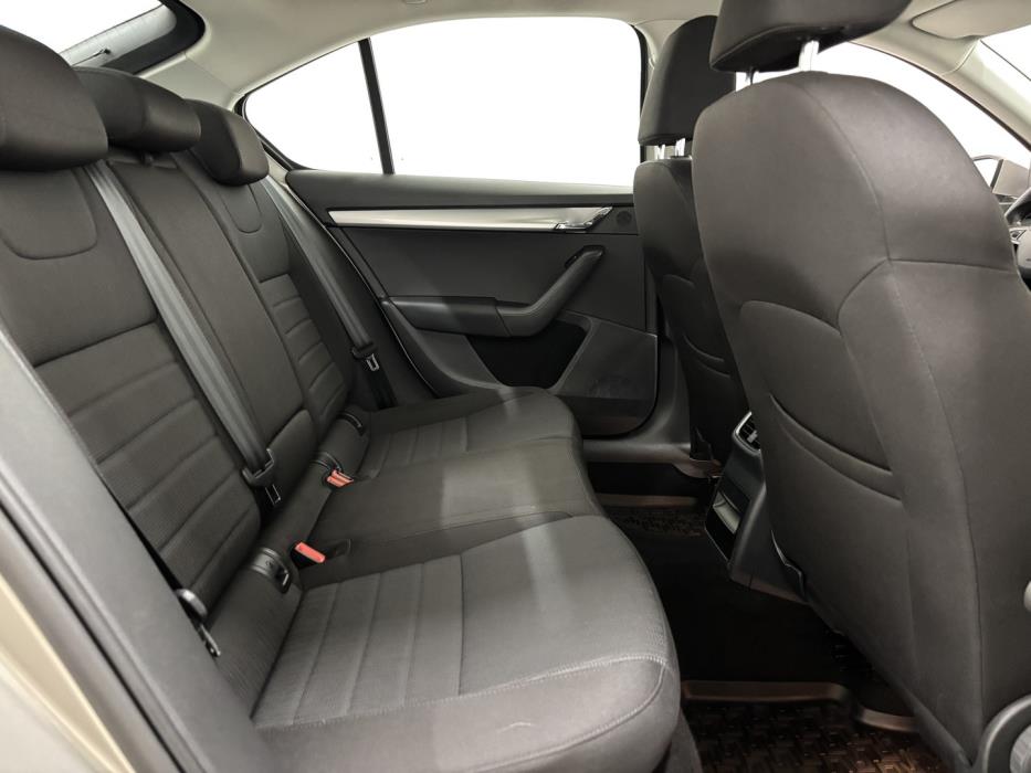 SKODA Octavia 2015