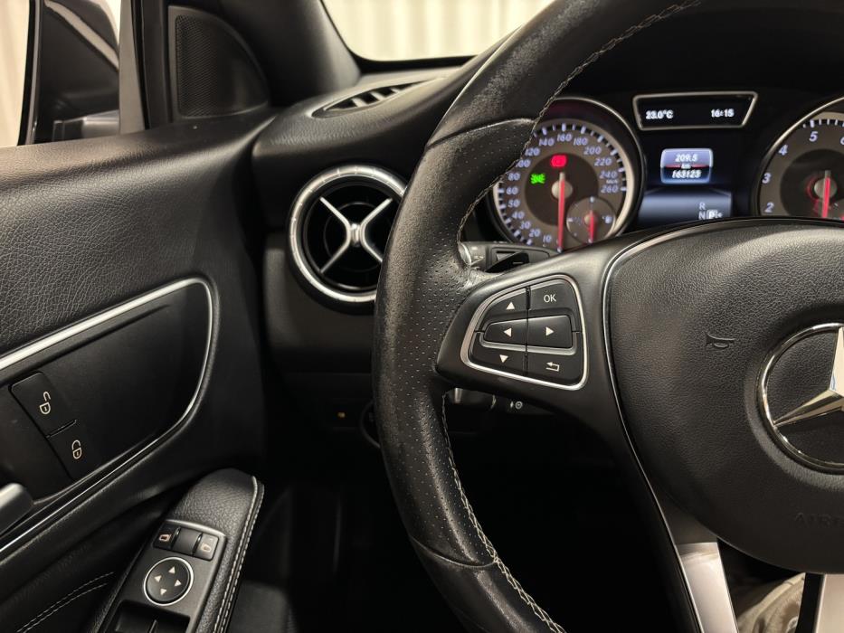 MERCEDES-BENZ CLA 2016