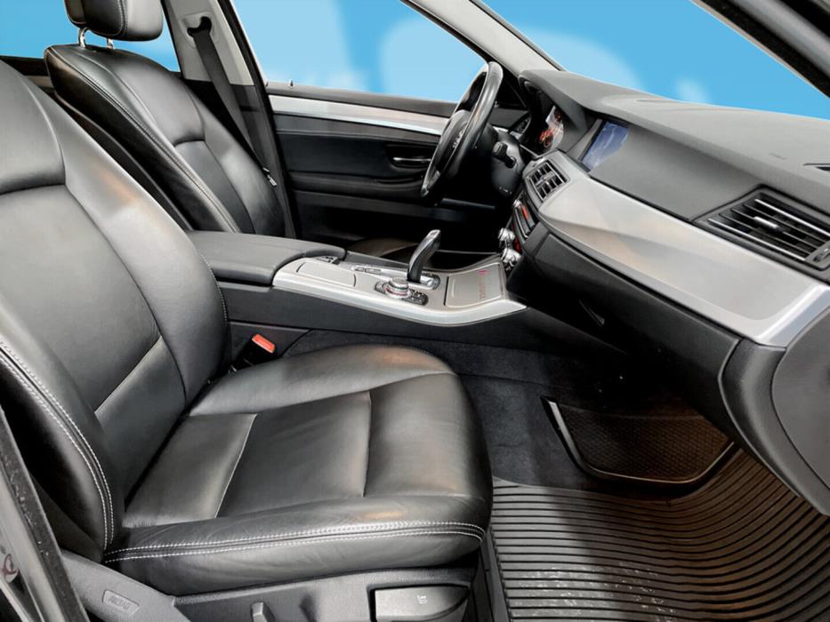 BMW 523 2011