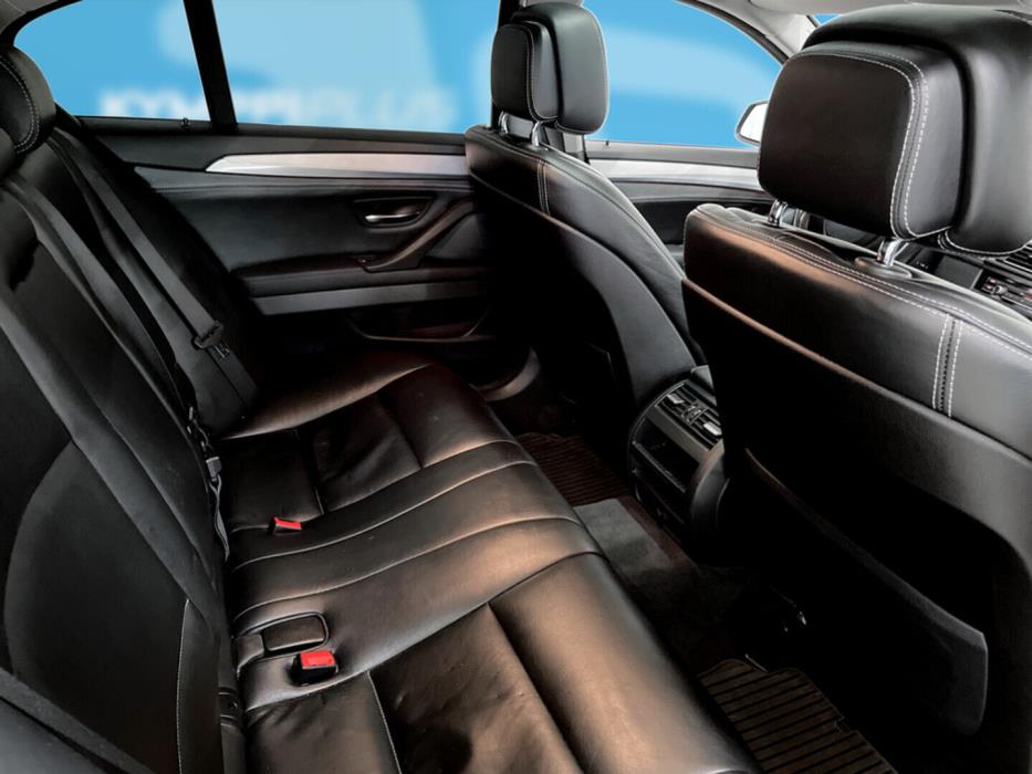 BMW 523 2011