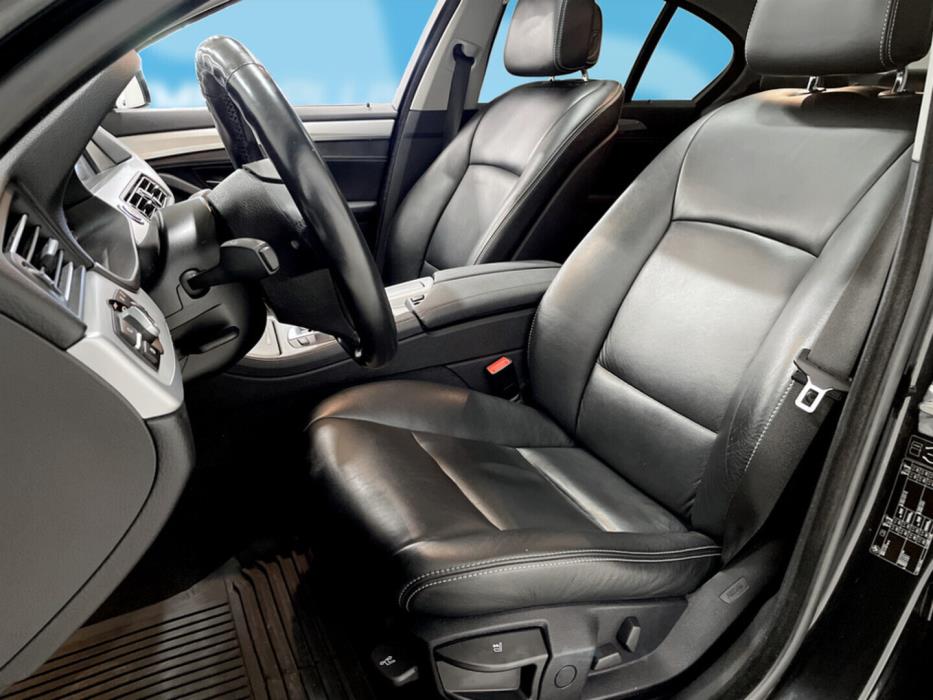 BMW 523 2011