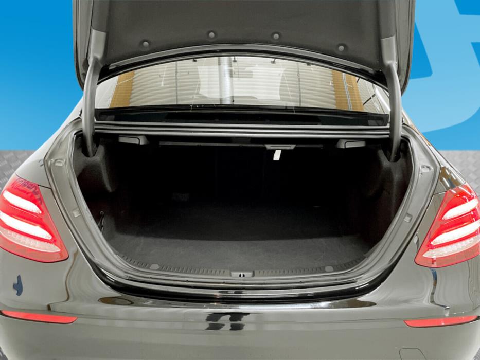 MERCEDES-BENZ E 2019