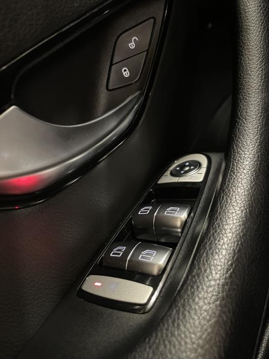 MERCEDES-BENZ E 2019