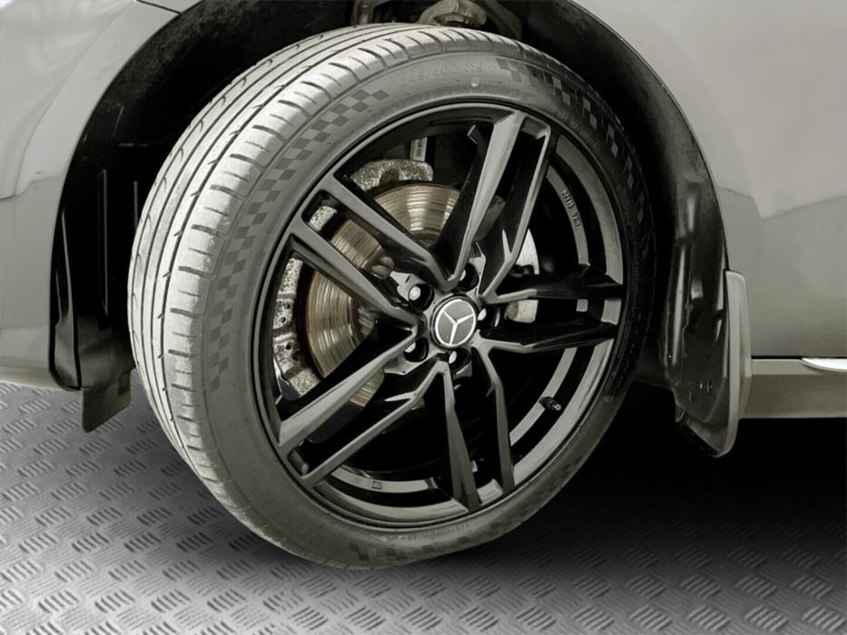 MERCEDES-BENZ E 2019