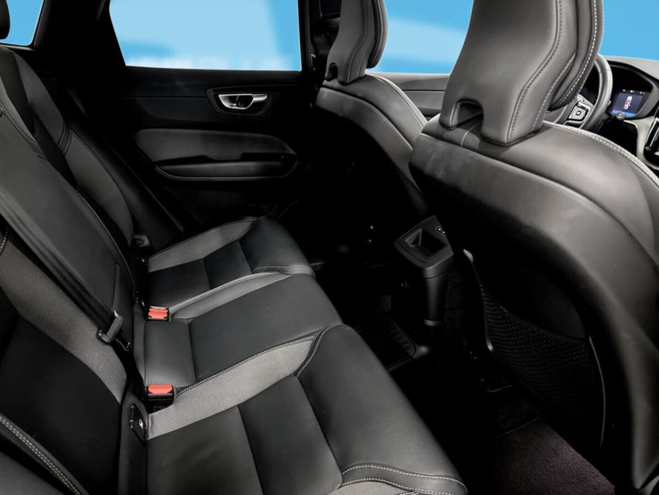 VOLVO XC60 2023
