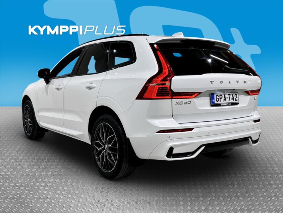 VOLVO XC60 2023