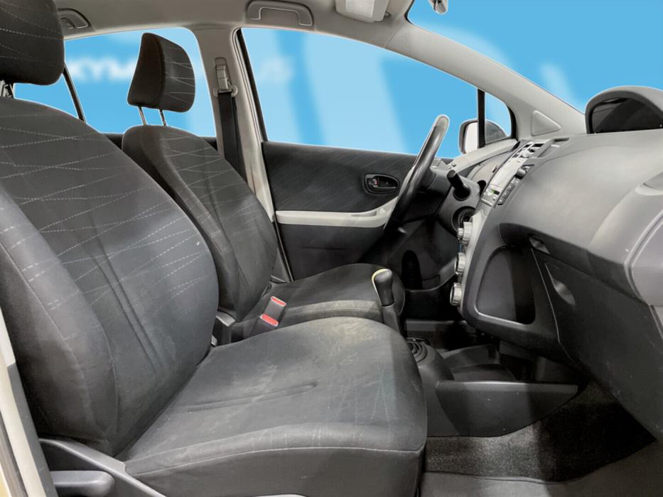 TOYOTA Yaris 2006