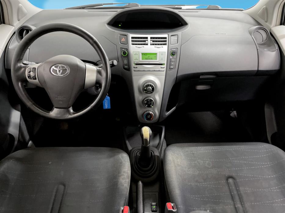 TOYOTA Yaris 2006