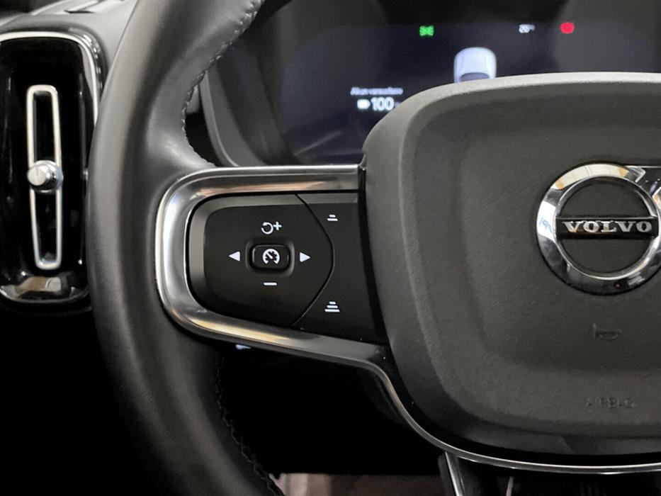 VOLVO C40 2023