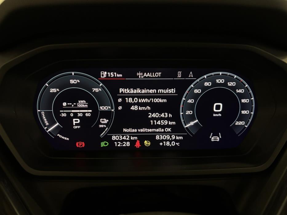 AUDI Q4 e-tron 2022
