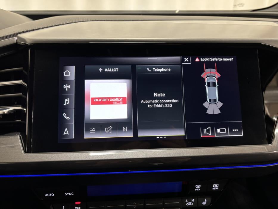 AUDI Q4 e-tron 2022