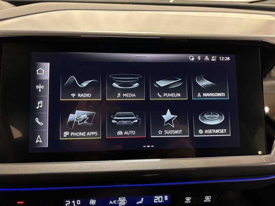 AUDI Q4 e-tron 2022