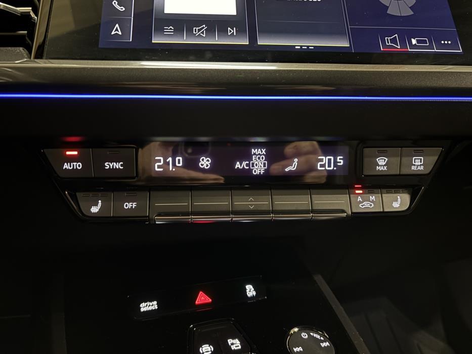 AUDI Q4 e-tron 2022