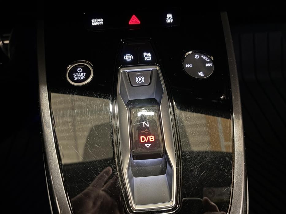 AUDI Q4 e-tron 2022