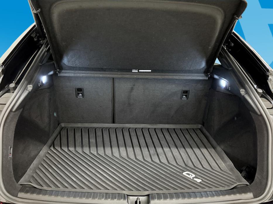 AUDI Q4 e-tron 2022