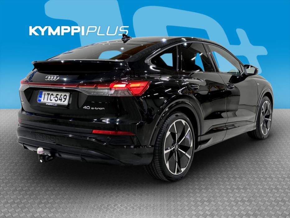 AUDI Q4 e-tron 2022
