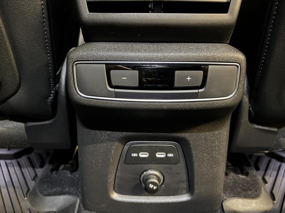 AUDI Q4 e-tron 2022