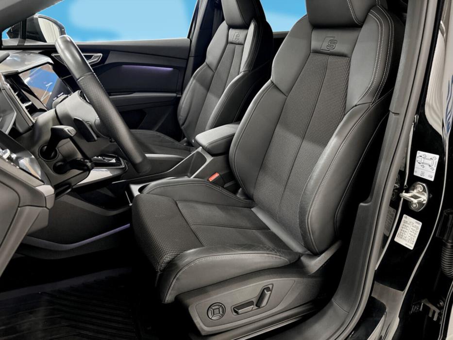 AUDI Q4 e-tron 2022