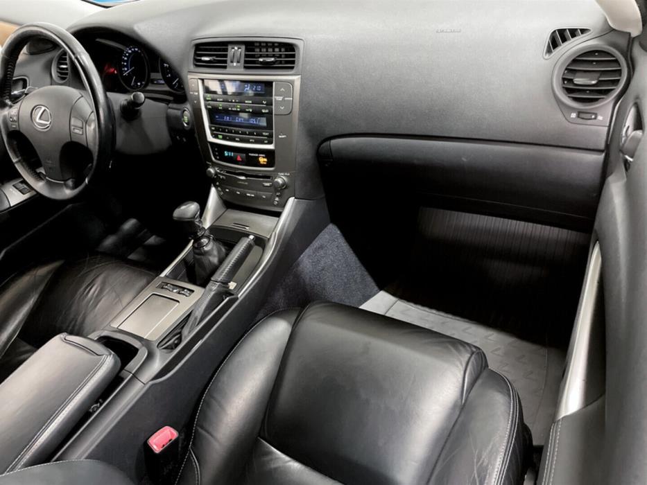 LEXUS IS 2009