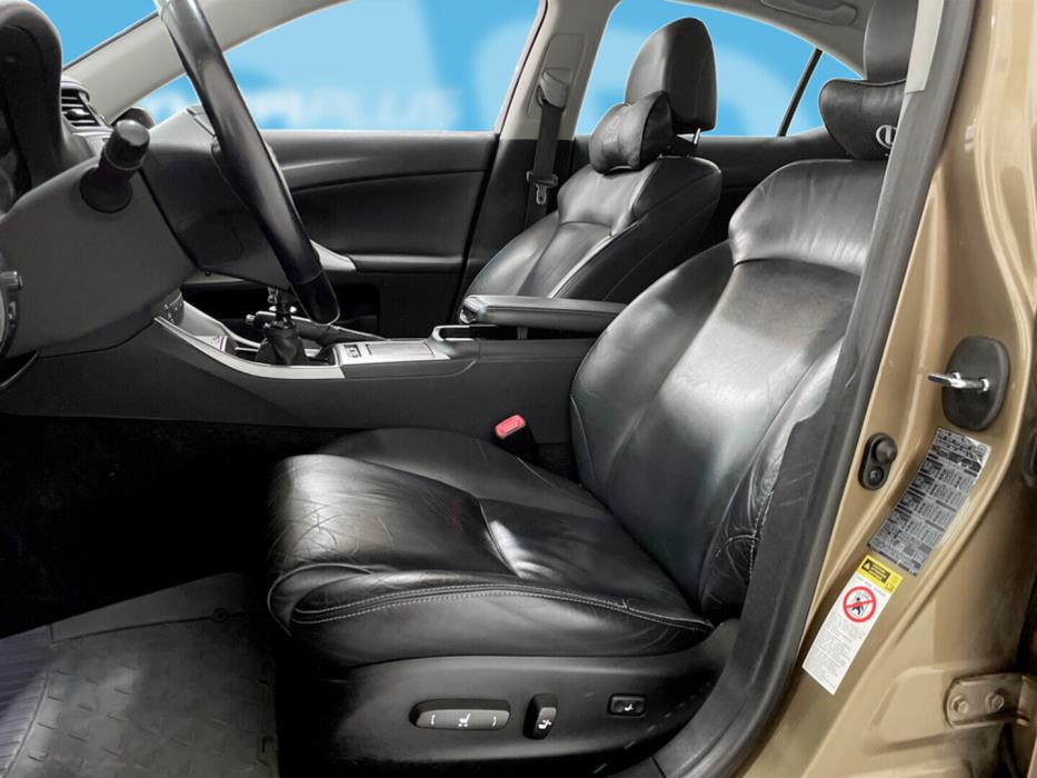 LEXUS IS 2009