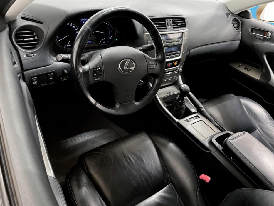 LEXUS IS 2009