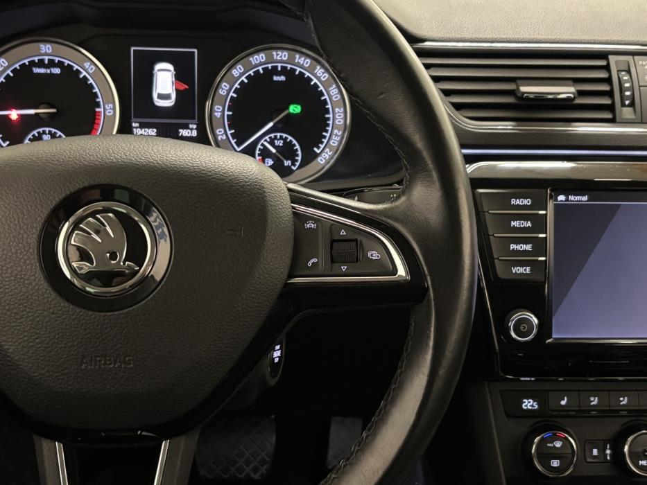 SKODA Superb 2016