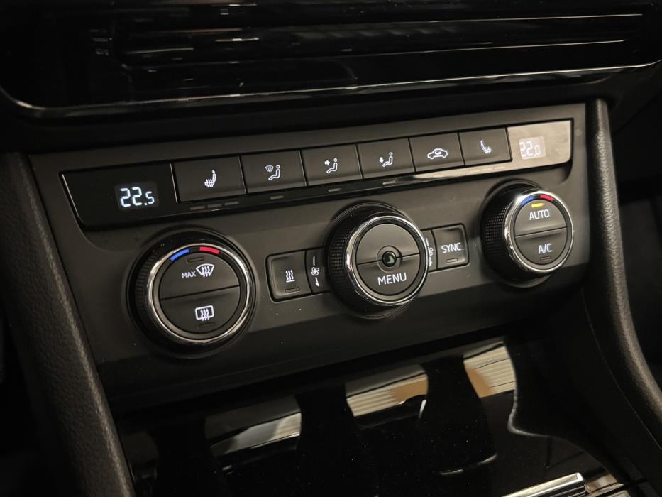 SKODA Superb 2016